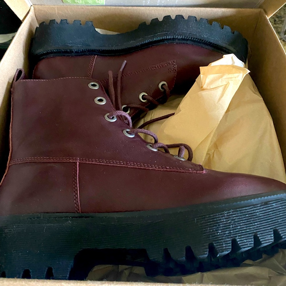 Madewell Lace-up Lug-Sole Boots in Cabaret Sz 6.5